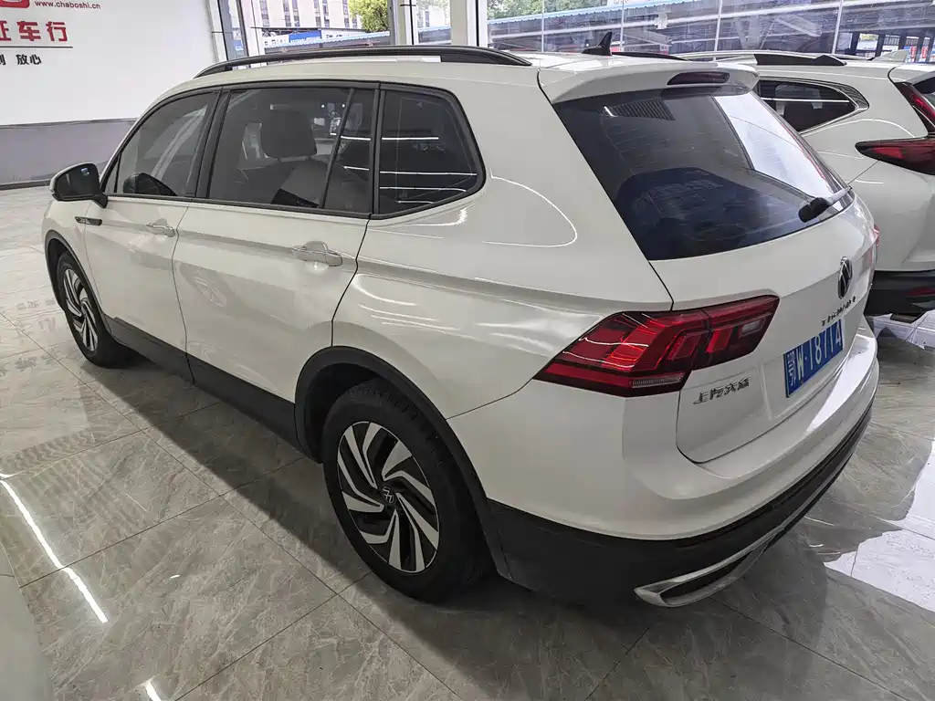 Volkswagen Tiguan L 2022 — фото 16