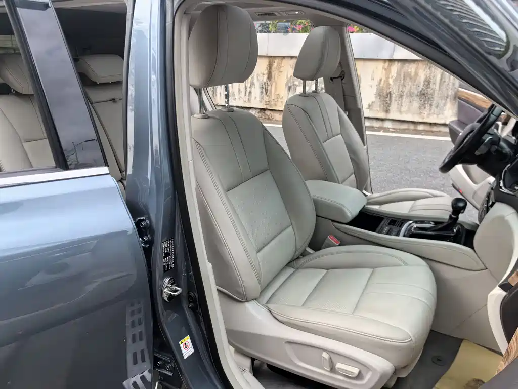 GAC Motor Trumpchi GS8 2016 — фото 24