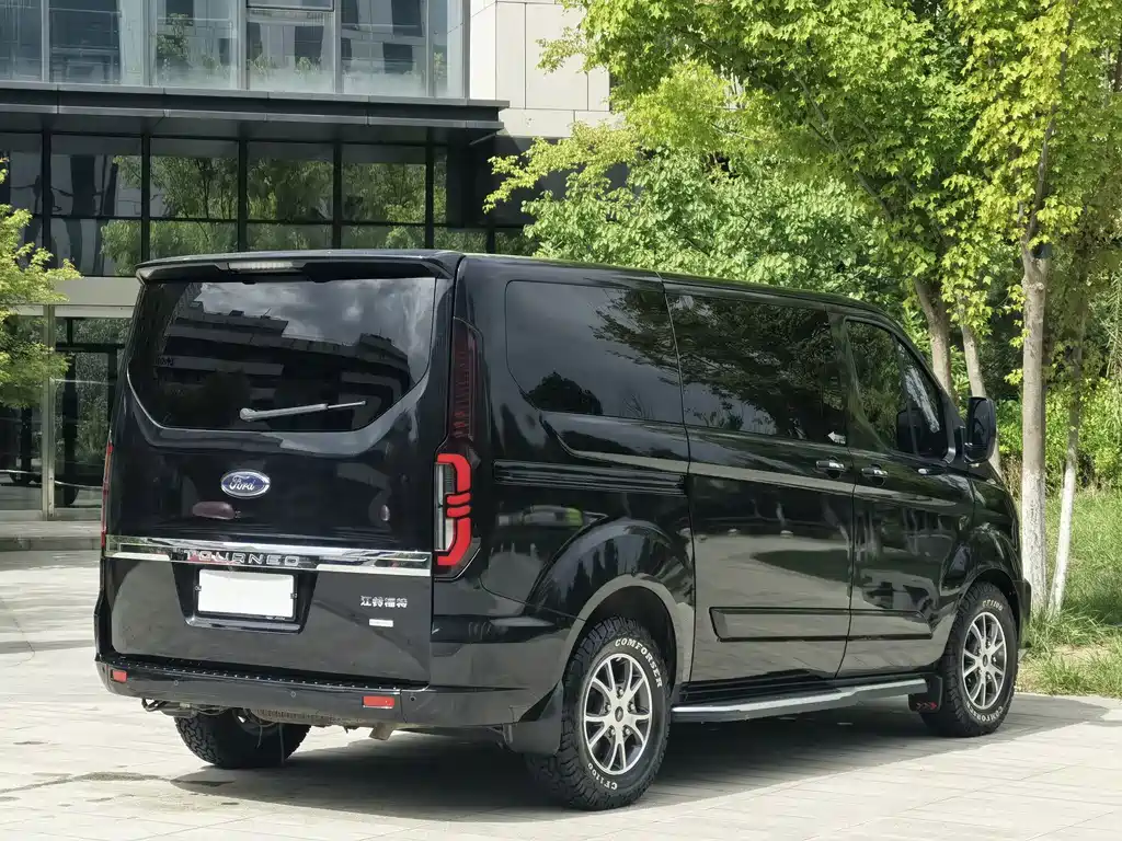 Ford Tourneo 2023 — фото 4