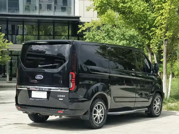 Ford Tourneo 2023