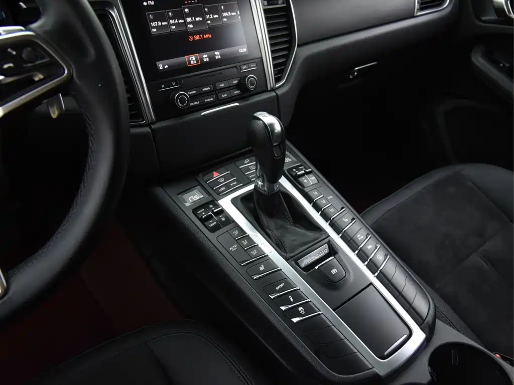 Porsche Macan 2016 — фото 12