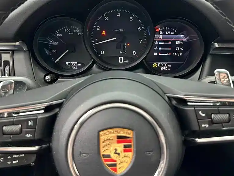 Porsche Macan 2023 — фото 14