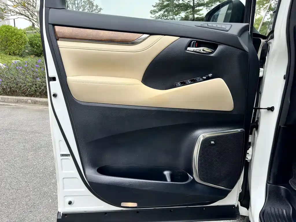 Toyota Alphard 2015 — фото 20