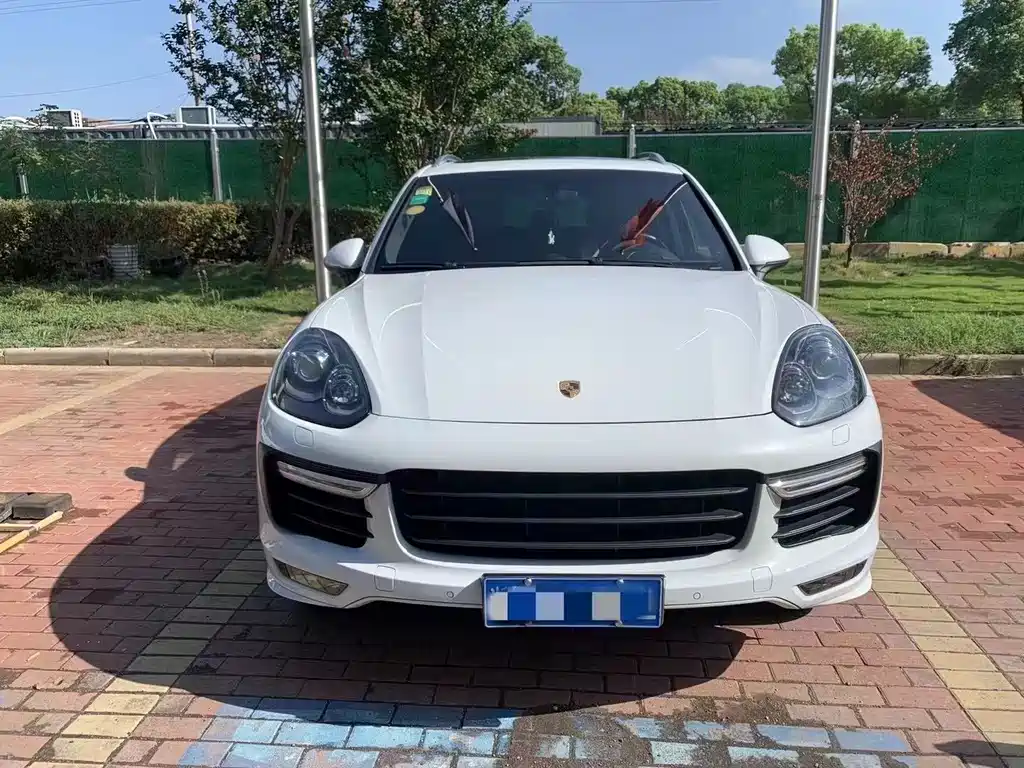 Porsche Cayenne 2015 — фото 1