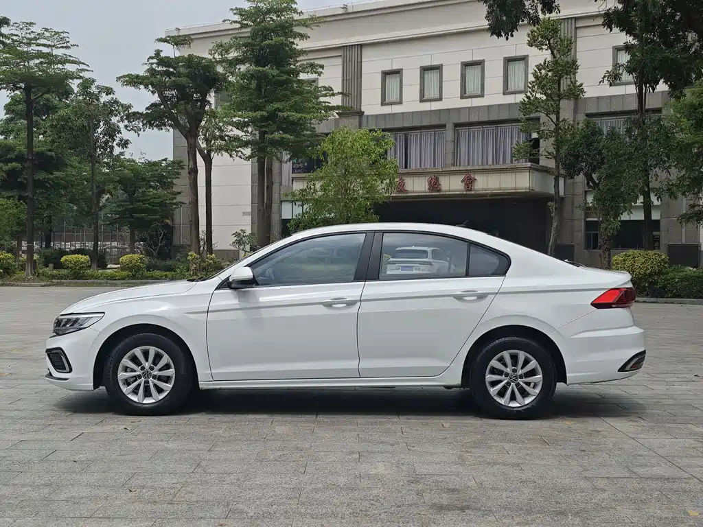 Volkswagen Bora 2023