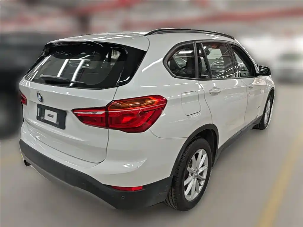 BMW X1 2017 — фото 12