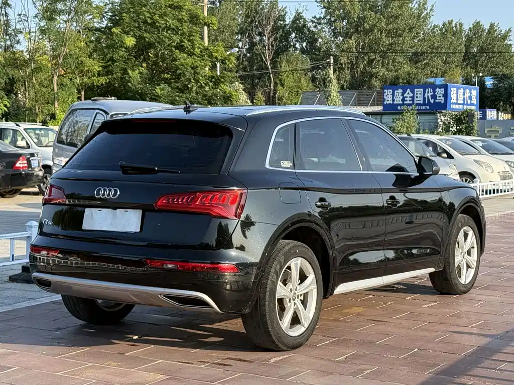 Audi Q5L 2021 — фото 4