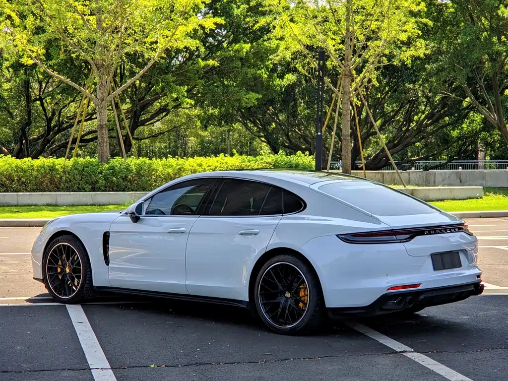 Porsche Panamera 2021 — фото 18