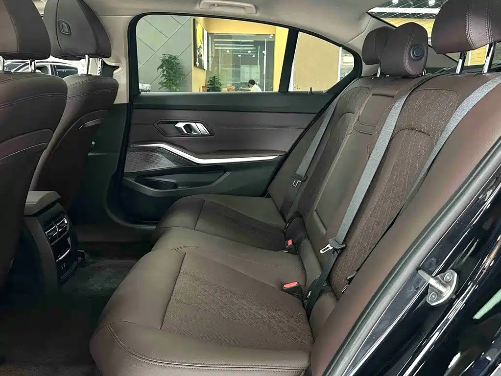 BMW 3 Series 2024