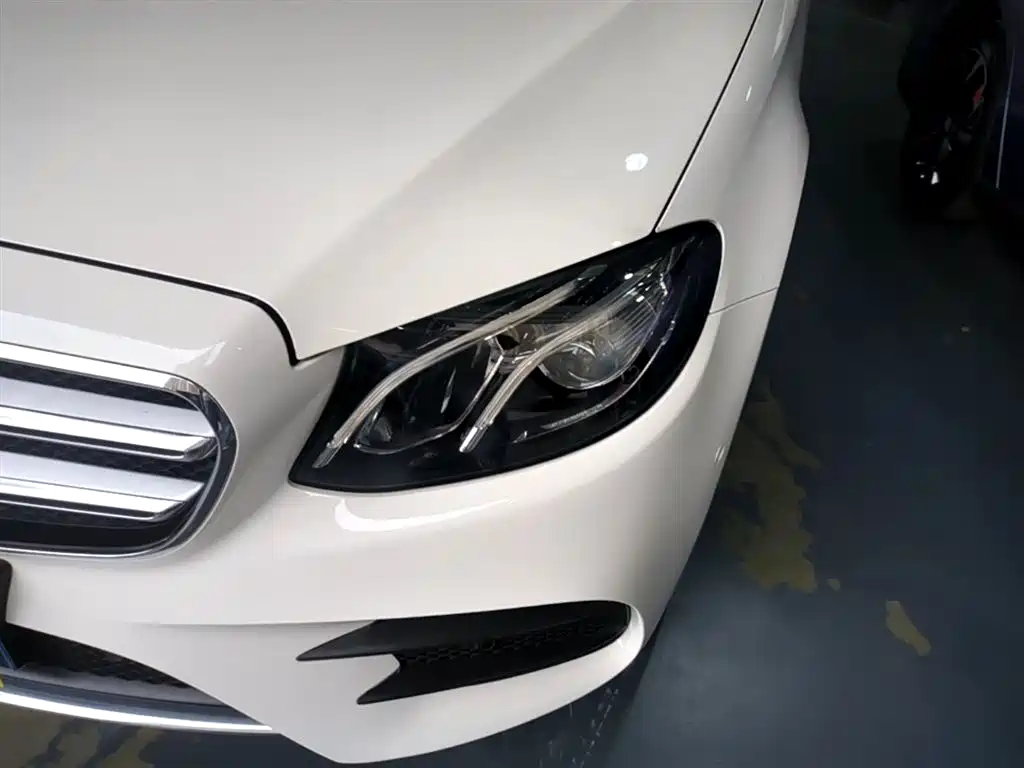 Mercedes-Benz E-Class 2020 — фото 24