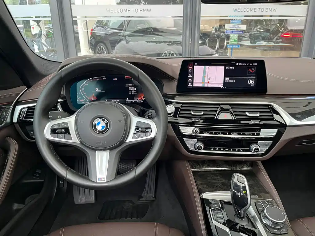 BMW 5 Series 2020 — фото 15