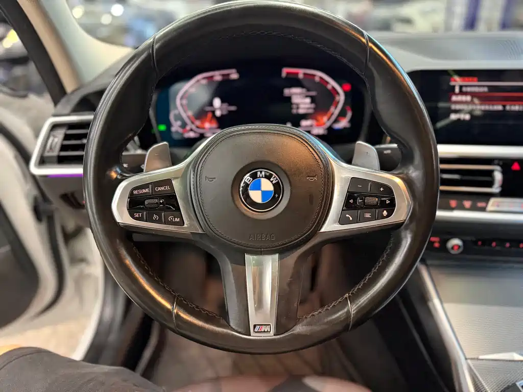 BMW 3 Series 2019 — фото 21