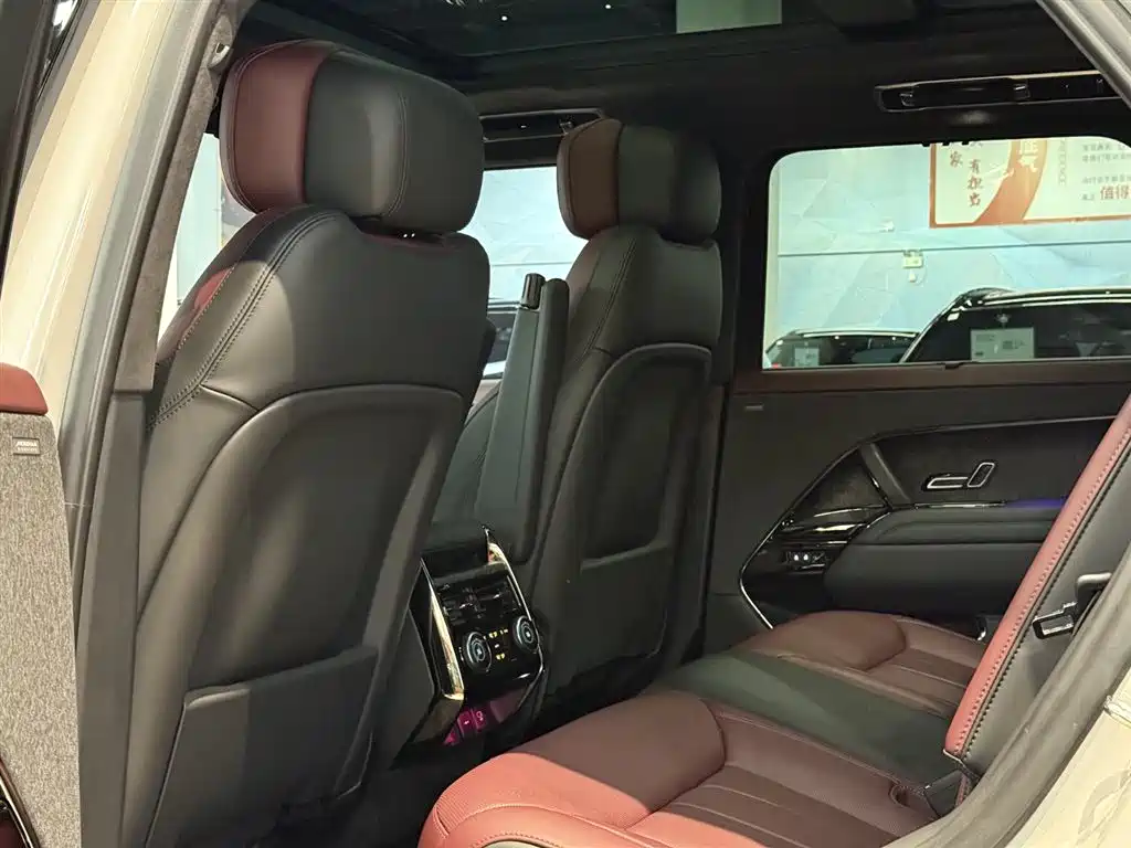 Land Rover Sport 2025 — фото 17
