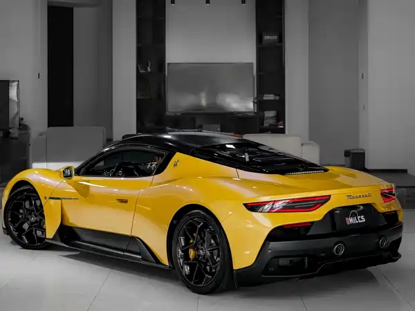 Maserati MC20 2023