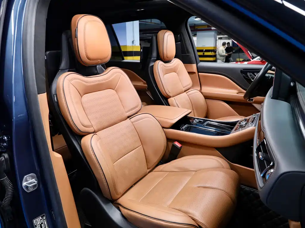 Lincoln Aviator 2020 — фото 11