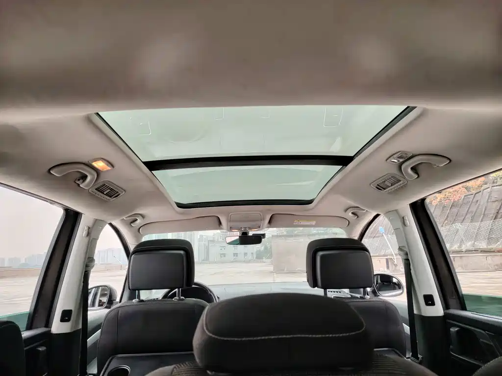 Volkswagen Sharan 2017 — фото 14