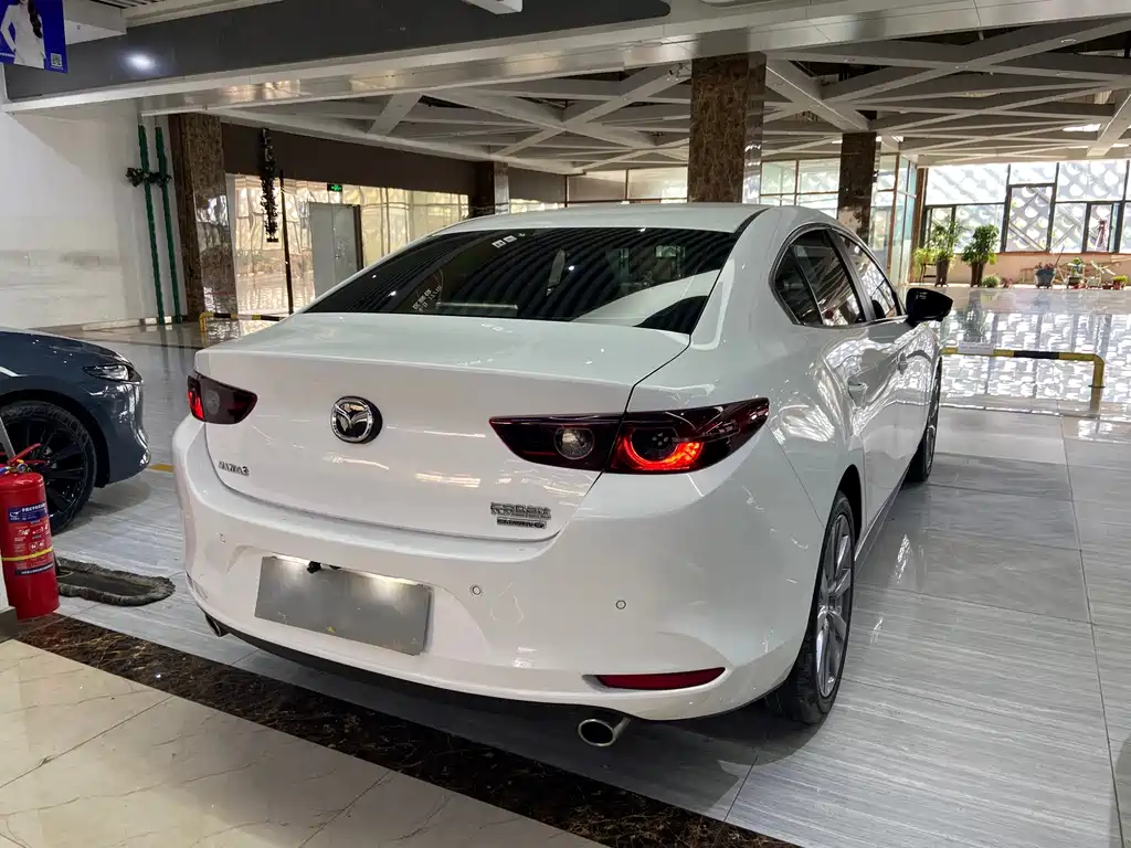 Mazda 3 Angkesela 2023
