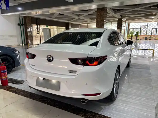 Mazda 3 Axela 2023