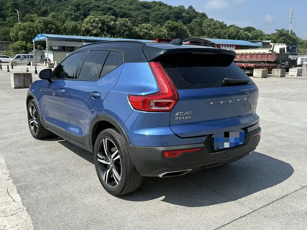 Volvo XC40 2019 — фото 7