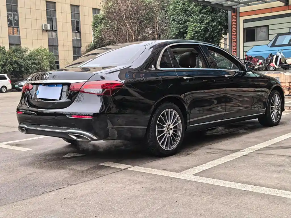 Mercedes-Benz E-Class 2021 — фото 19