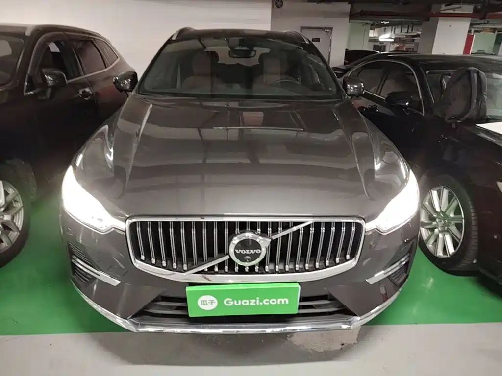 Volvo XC60 2023 — фото 3