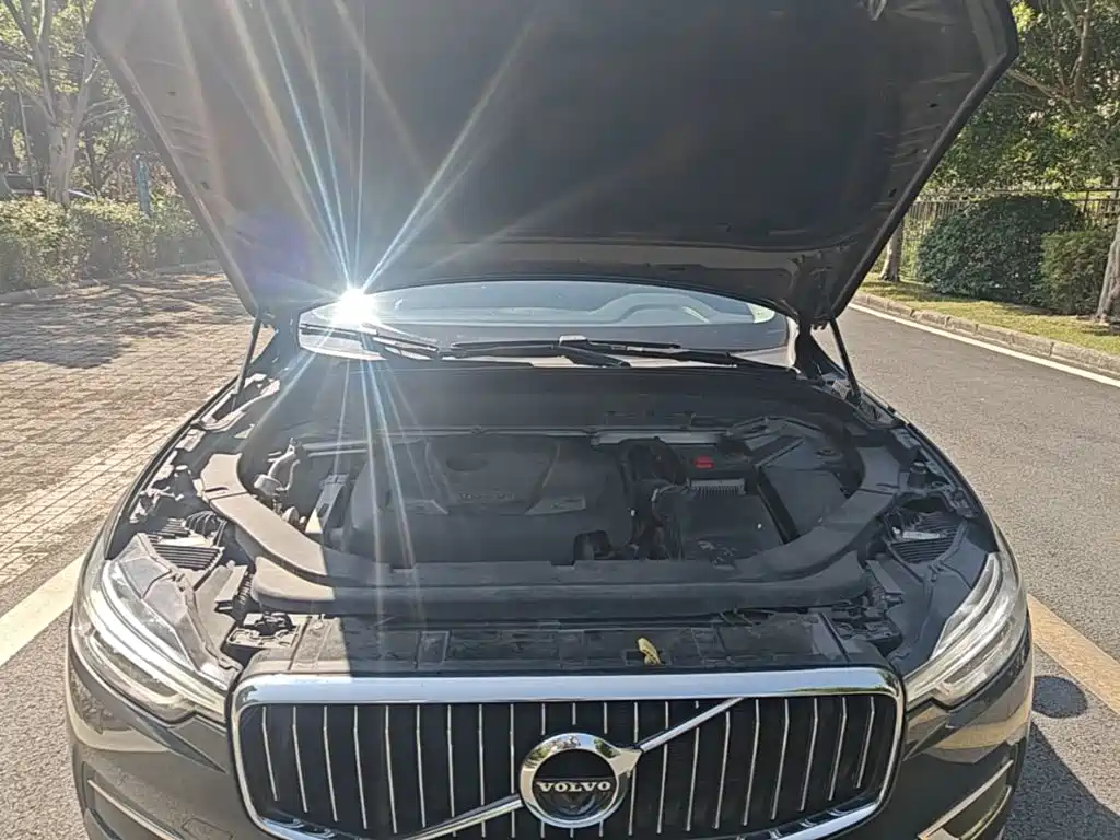 Volvo XC60 2018 — фото 20