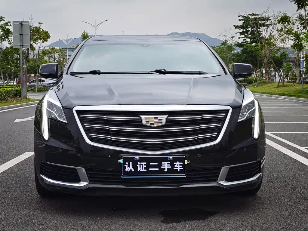 Cadillac XTS 2018 — фото 1