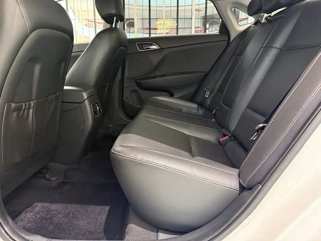 Hyundai Mistra 2015 — фото 17