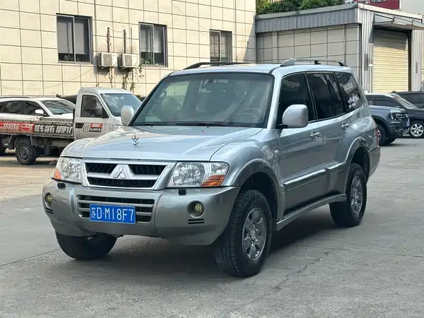 Mitsubishi Pajero 2006