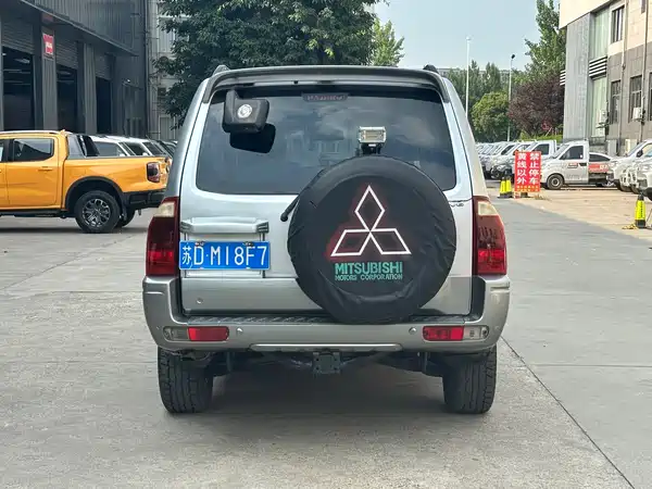 Mitsubishi Pajero 2006