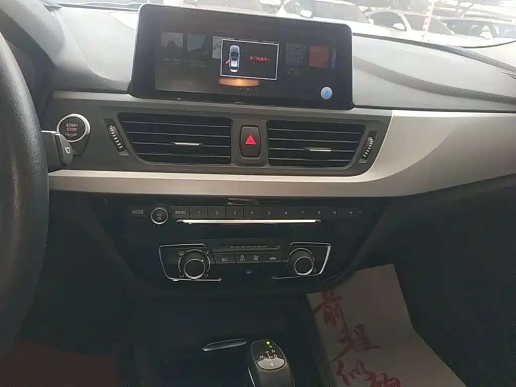 BMW 1 Series 2018 — фото 13