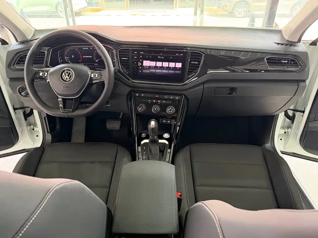 Volkswagen T-Roc 2021 — фото 11