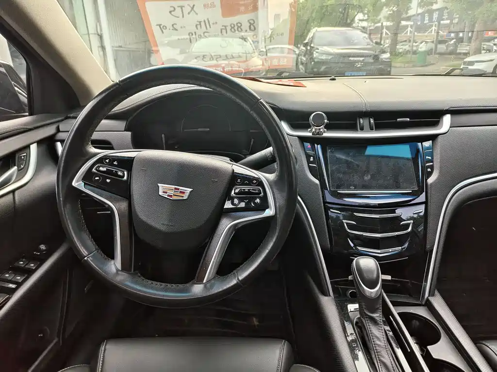 Cadillac XTS 2019 — фото 12