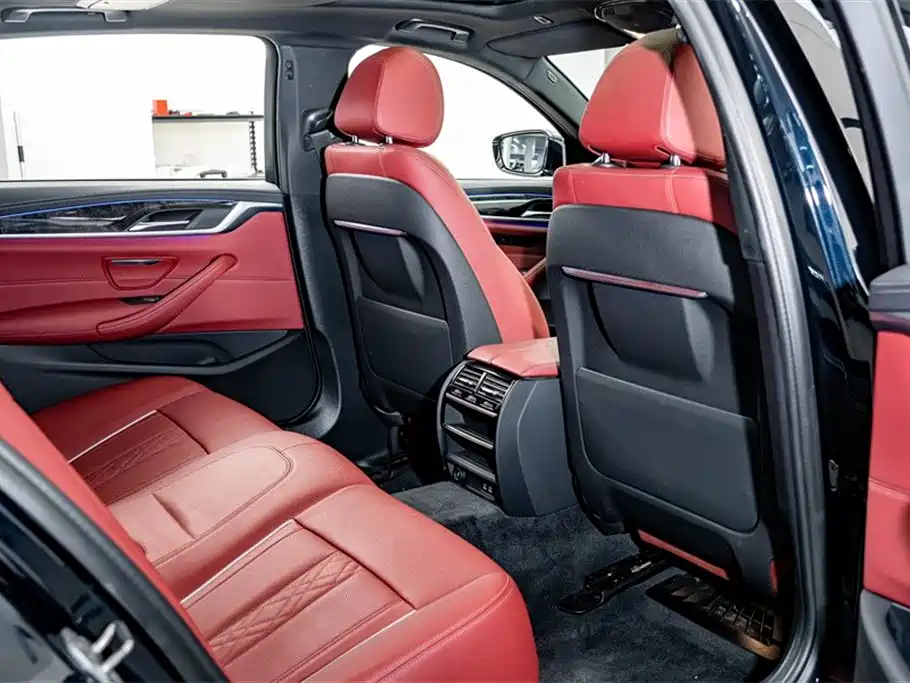 BMW 5 Series 2022 — фото 21