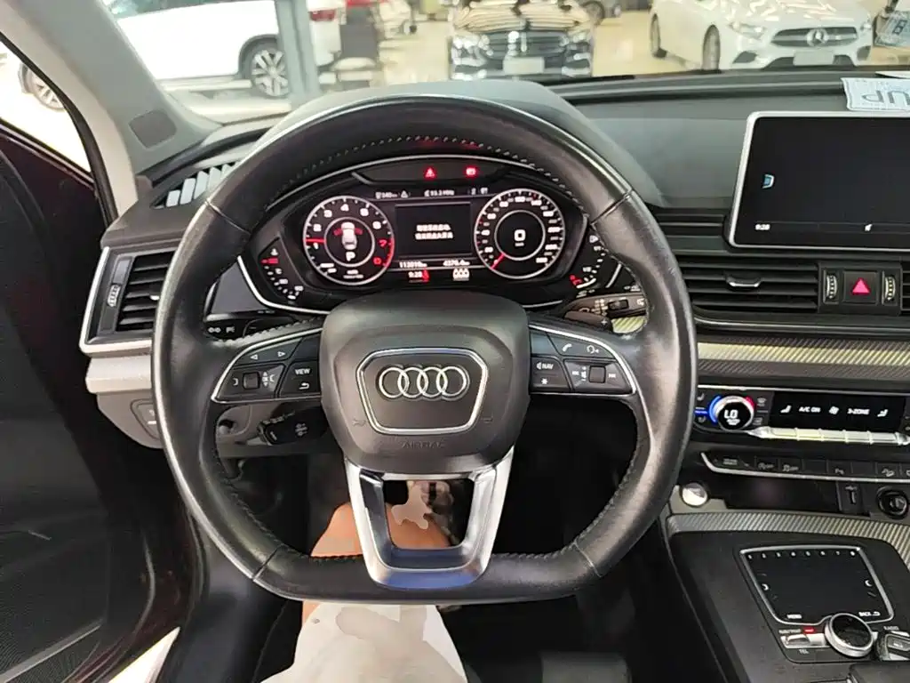 Audi Q5L 2019 — фото 11