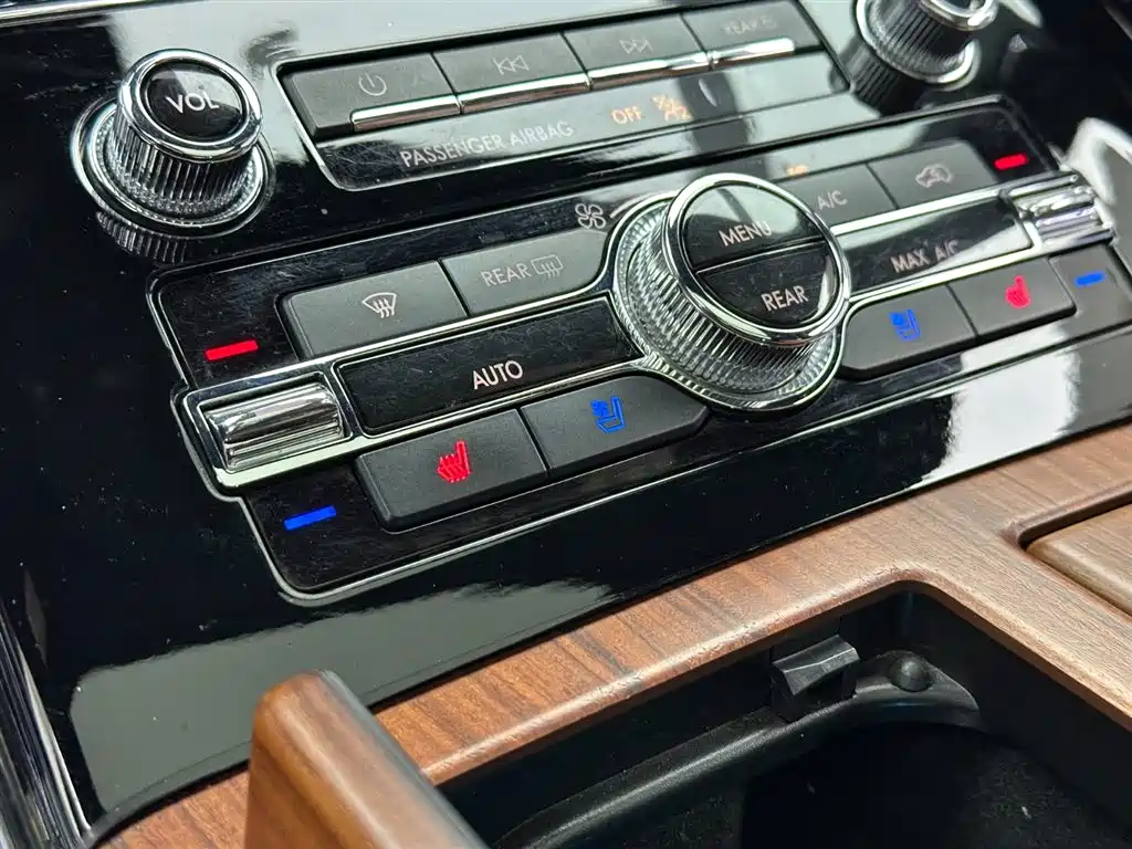 Lincoln Navigator 2019 — фото 15