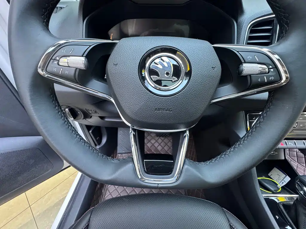Skoda Korok 2022 — фото 15
