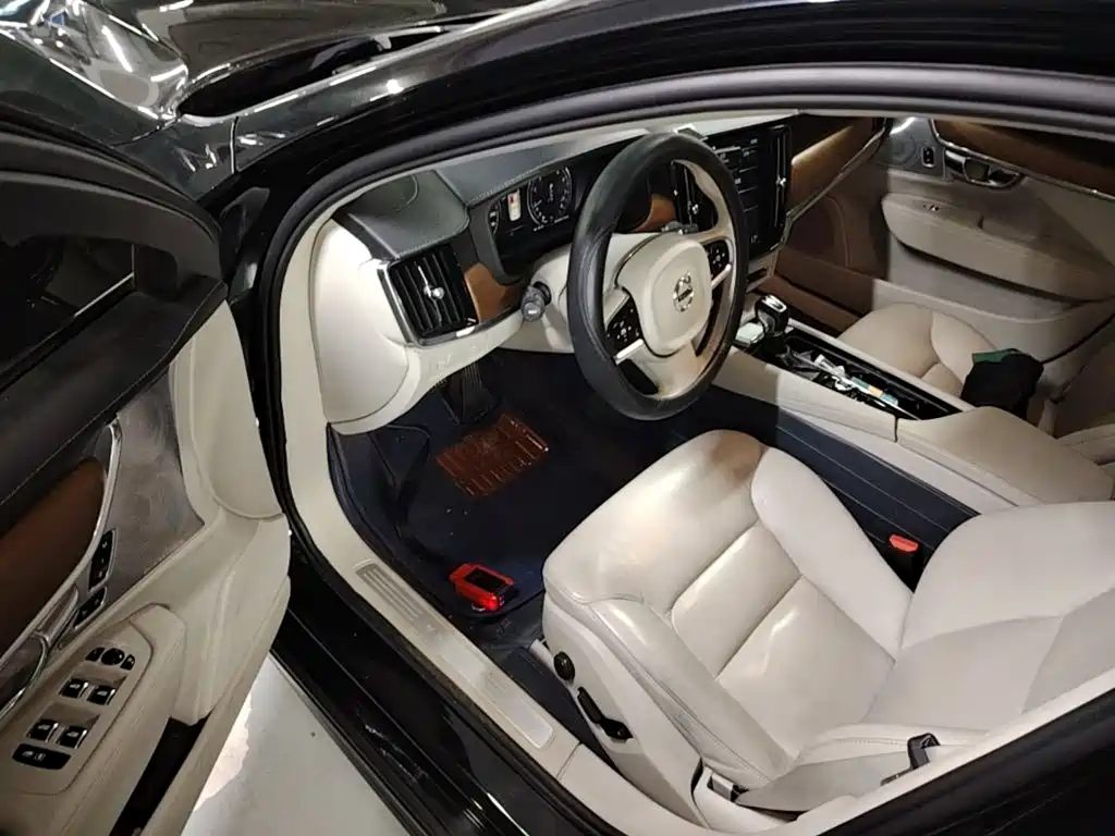 Volvo S90 2019 — фото 16