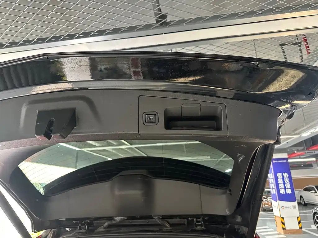 Cadillac XT4 2019 — фото 11