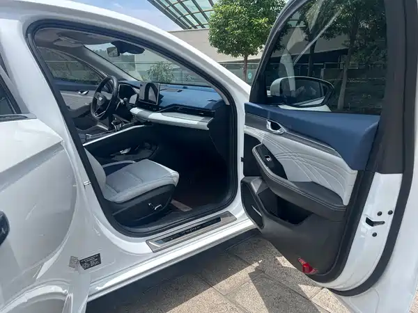 Geely Xingrui 2021
