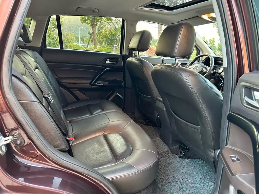 GAC Trumpchi GS4 2015 — фото 11