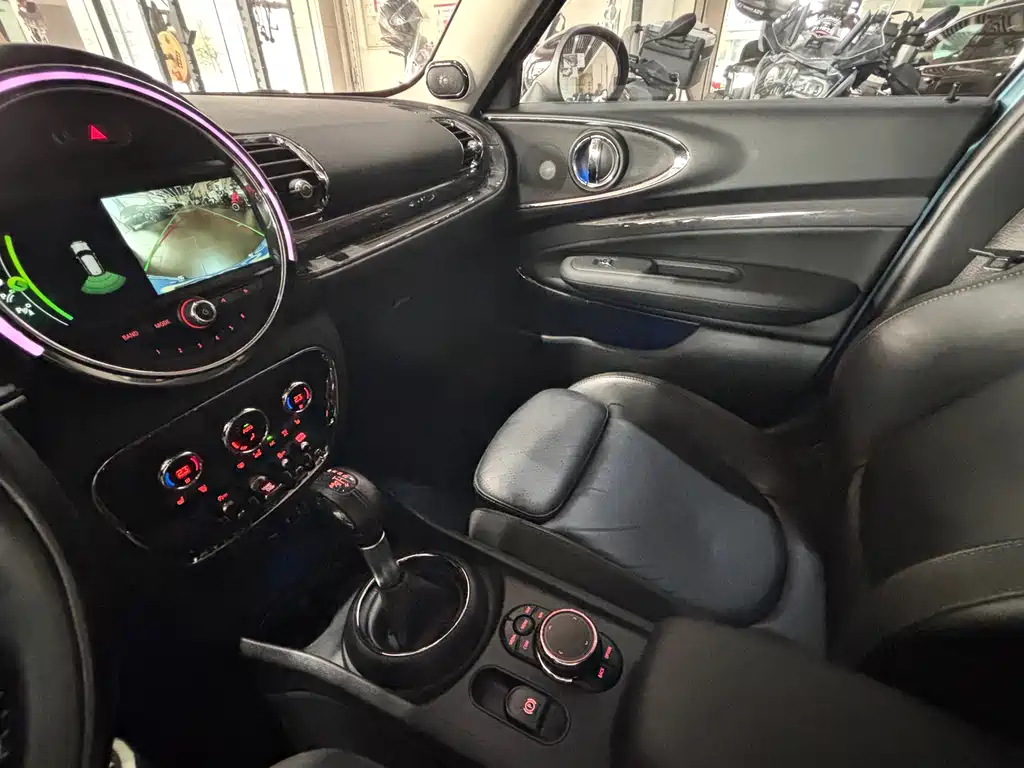 MINI Clubman 2018 — фото 11