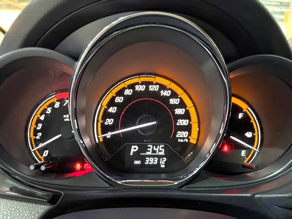 Toyota Yaris L 2022 — фото 9