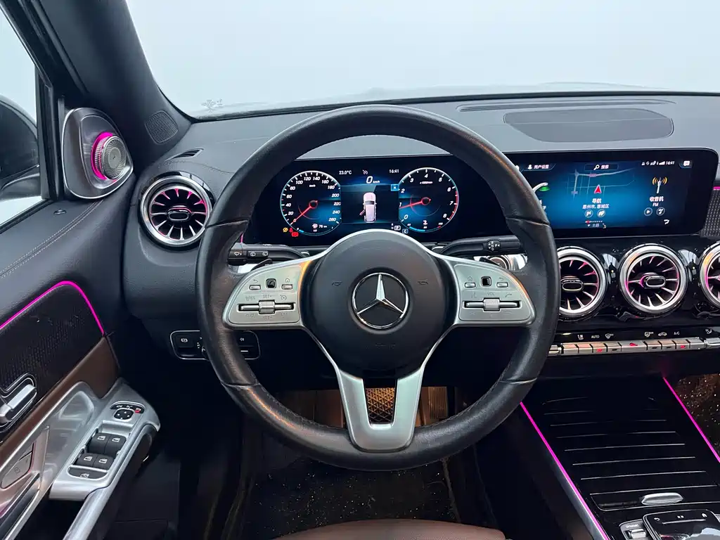 Mercedes-Benz GLB 2021 — фото 16