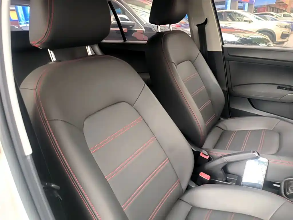 Skoda Rapid Spaceback 2020 — фото 25