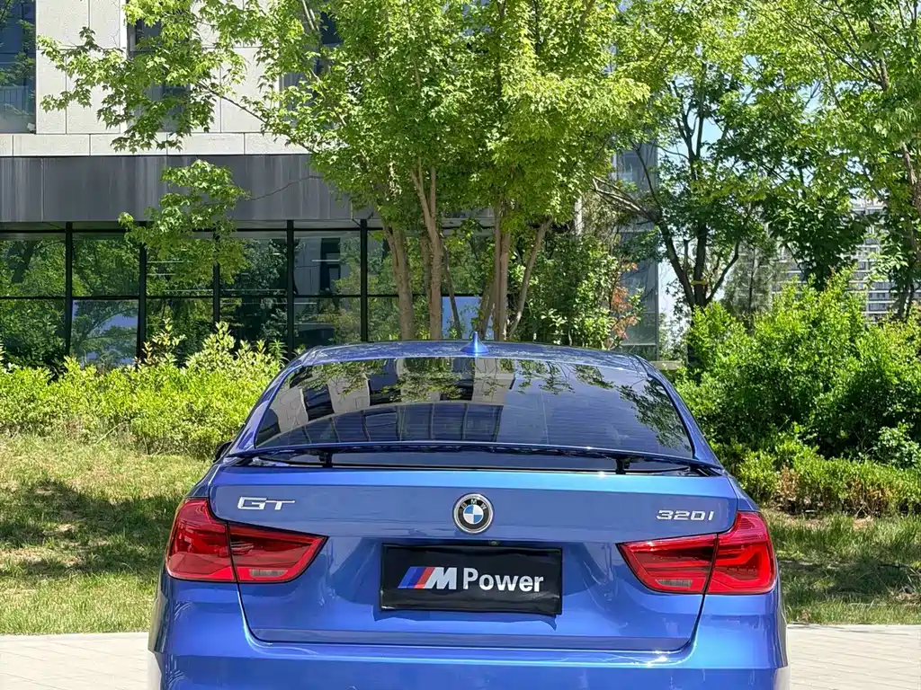 BMW 3 Series GT 2018 — фото 9