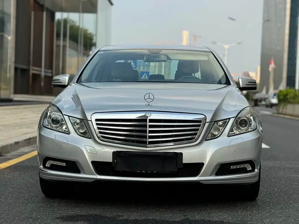 Mercedes-Benz E-Class 2010 — фото 2