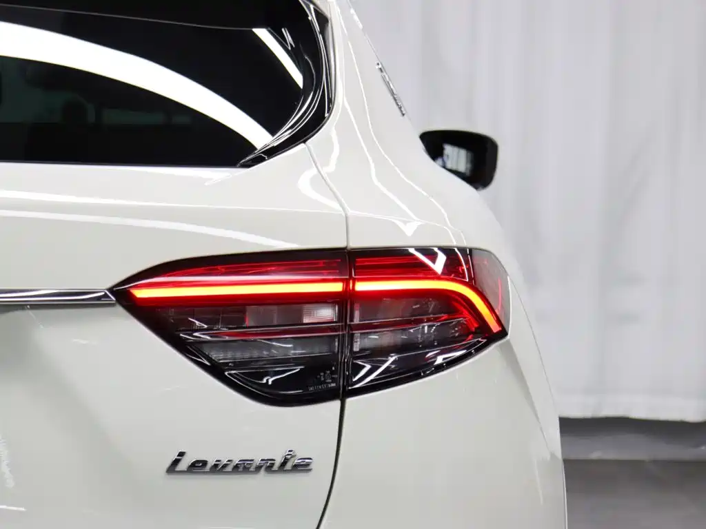 Maserati Levante 2024 — фото 24