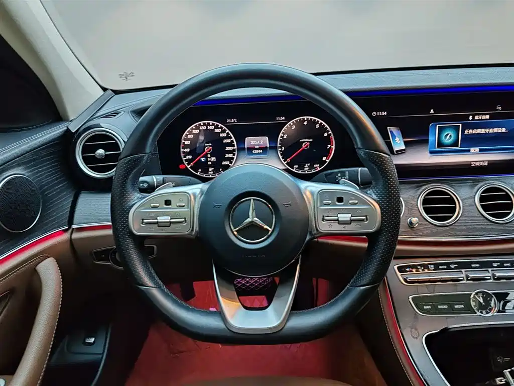 Mercedes-Benz E-Class 2019 — фото 17