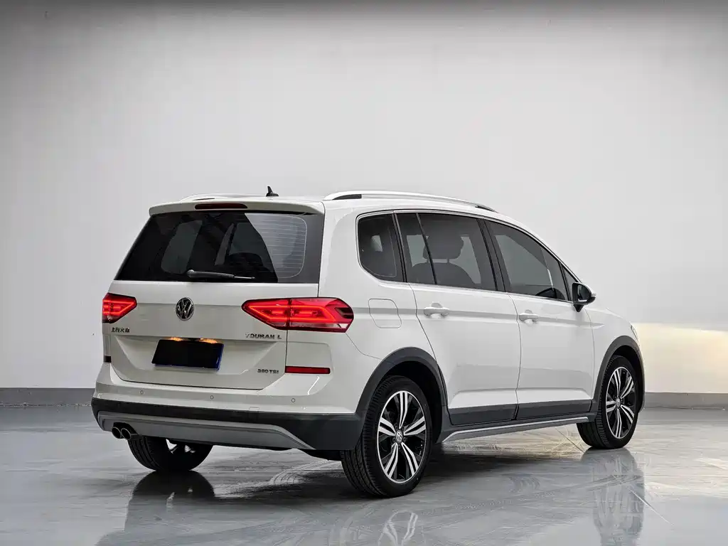Volkswagen Touran 2019 — фото 5
